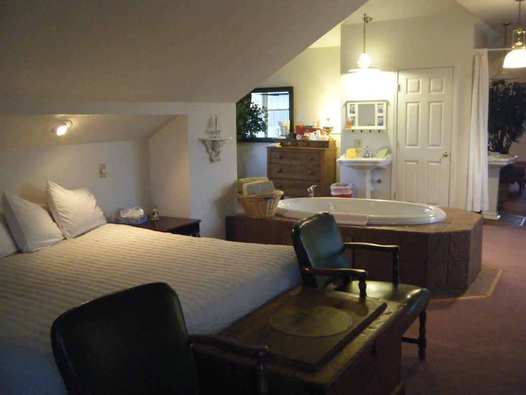 Harbor Haus Inn & Suites 赫曼 客房 照片