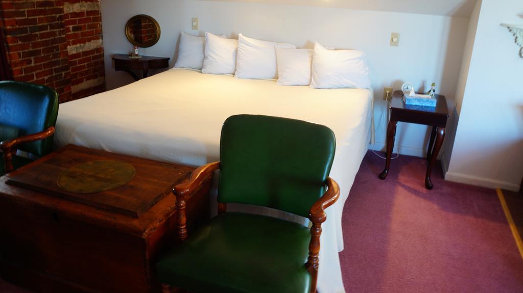 Harbor Haus Inn & Suites 赫曼 外观 照片