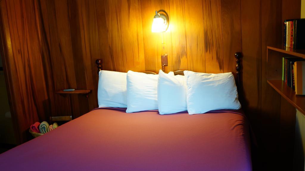 Harbor Haus Inn & Suites 赫曼 客房 照片